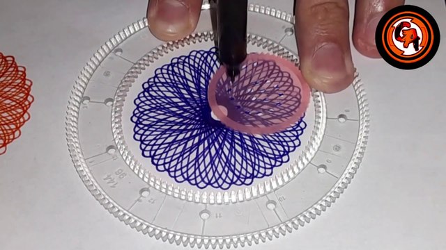 (VIDEO #0049) ️️ DIBUJANDO un hermoso diseño con marcadores de colores y un espirógrafo.