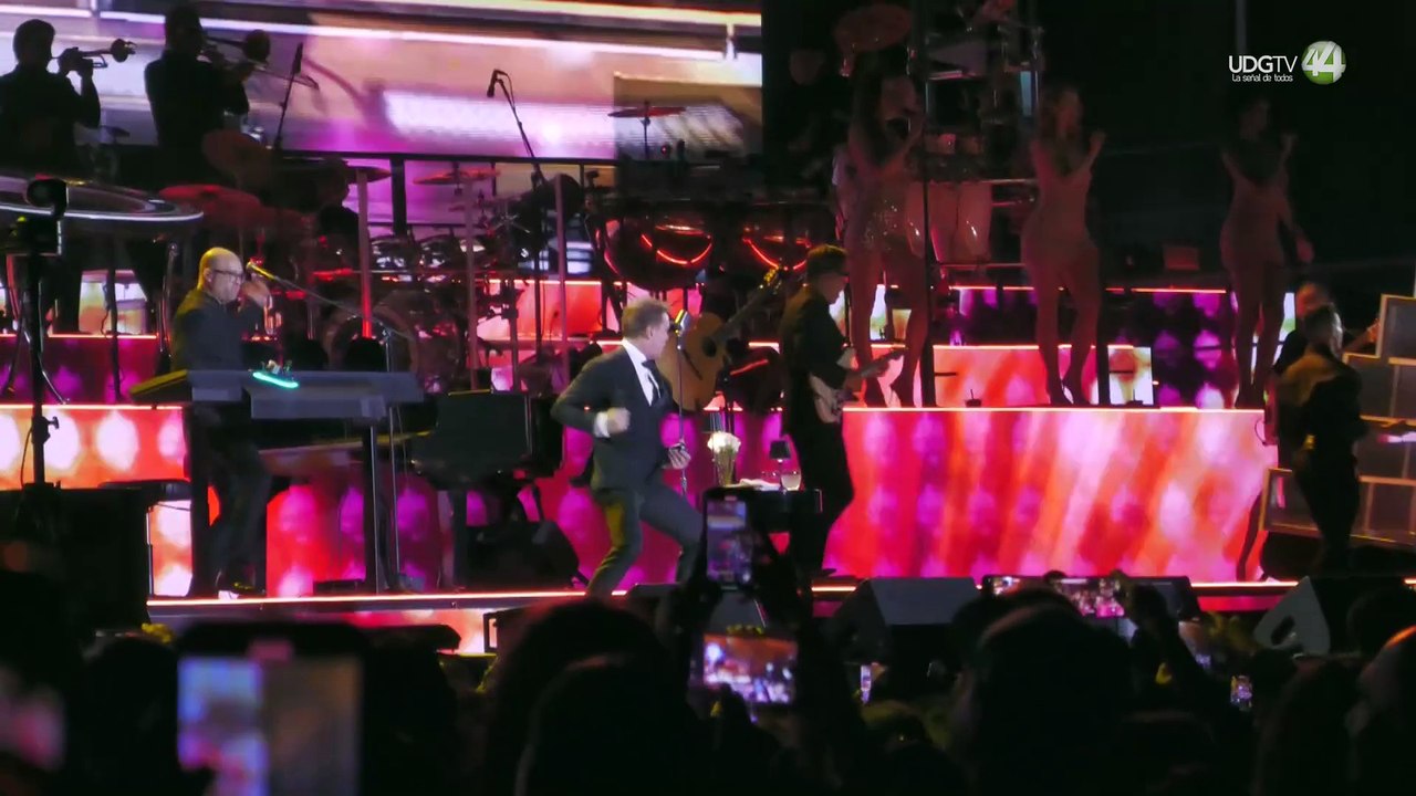 Luis Miguel deslumbra a más de 30 mil fans en su regreso al Estadio Jalisco