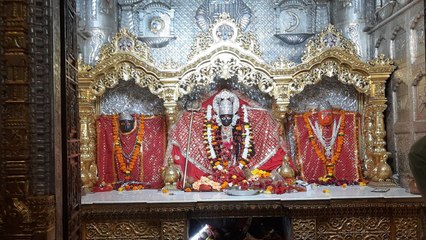 shardiya navratri : पालकी पर सवार होकर आईं माता, जल ढारन को लगी कतार - देखें वीडियो