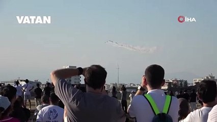 Türk Yıldızları nefes kesti! Vatandaş hayranlıkla izledi