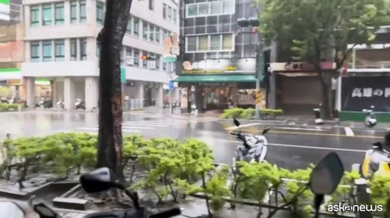 Il tifone Krathon si abbatte su Taiwan, almeno 2 morti e 10 feriti