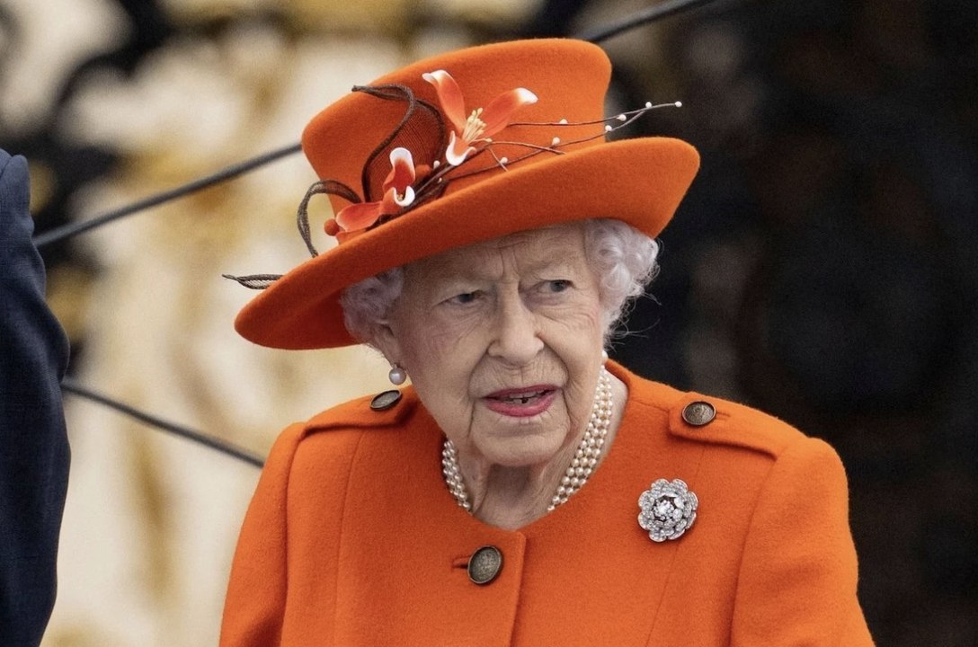 Elisabeth II atteinte d’un cancer ? Les révélations de Boris Johnson sur les causes de son décès