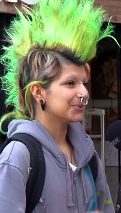 “Je peux pas j’ai une crête!” Devine tête Part 4