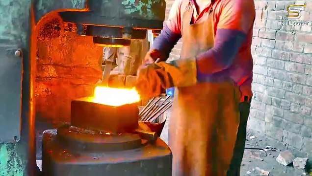 31 Forging a Hunting Knife Best Damascus Steel Dagger Knives Making Mass Production - Skill Spotter