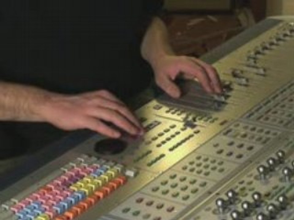 STEPHANIE VEUT REMIXER