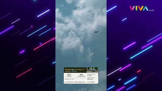 Penampakan Jet Tempur Belah Langit Jakarta