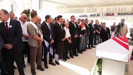 Duayen gazeteci Güneri Cıvaoğlu'na veda
