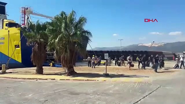 Lübnan'da savaştan kaçış: Akın akın Türkiye'ye geliyorlar