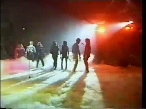 BILLY IDOL, DARYL BRAITHWAITE, DEBBIE BYRNE, JOHN PAUL YOUNG, LYNNE RANDELL- Shout (1983 Countdown Music & Video Awards April 15, 1984)