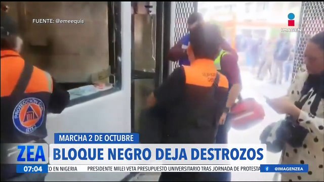 Bloque negro deja destrozos durante la marcha del 2 de octubre en la CDMX