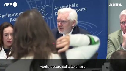 Assange: "Mi sono dichiarato colpevole di giornalismo"
