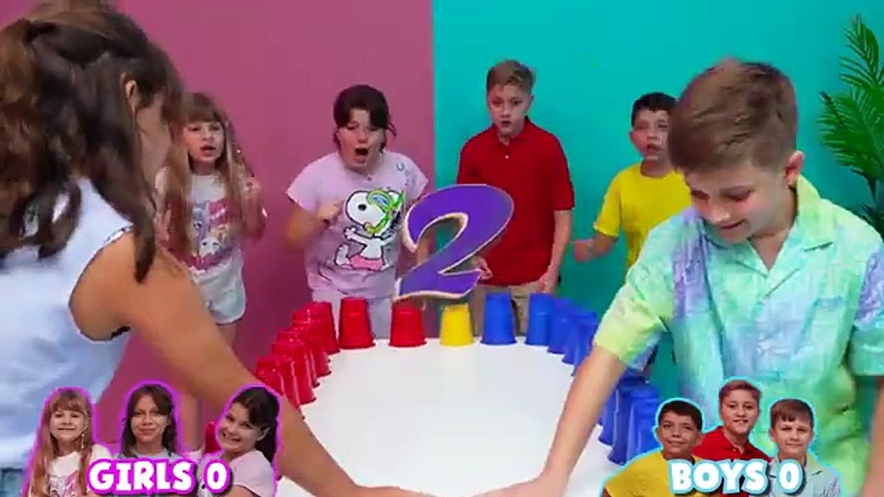 BOYS_vs._GIRLS_CHALLENGE_with_Diana_and_Roma(360p)