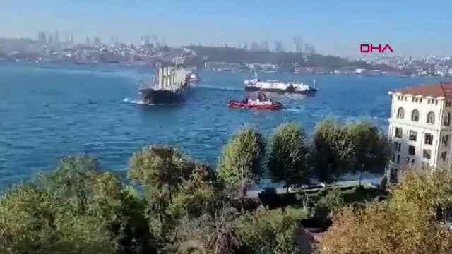 İstanbul Boğazı'nda iki yük gemisi çarpıştı!