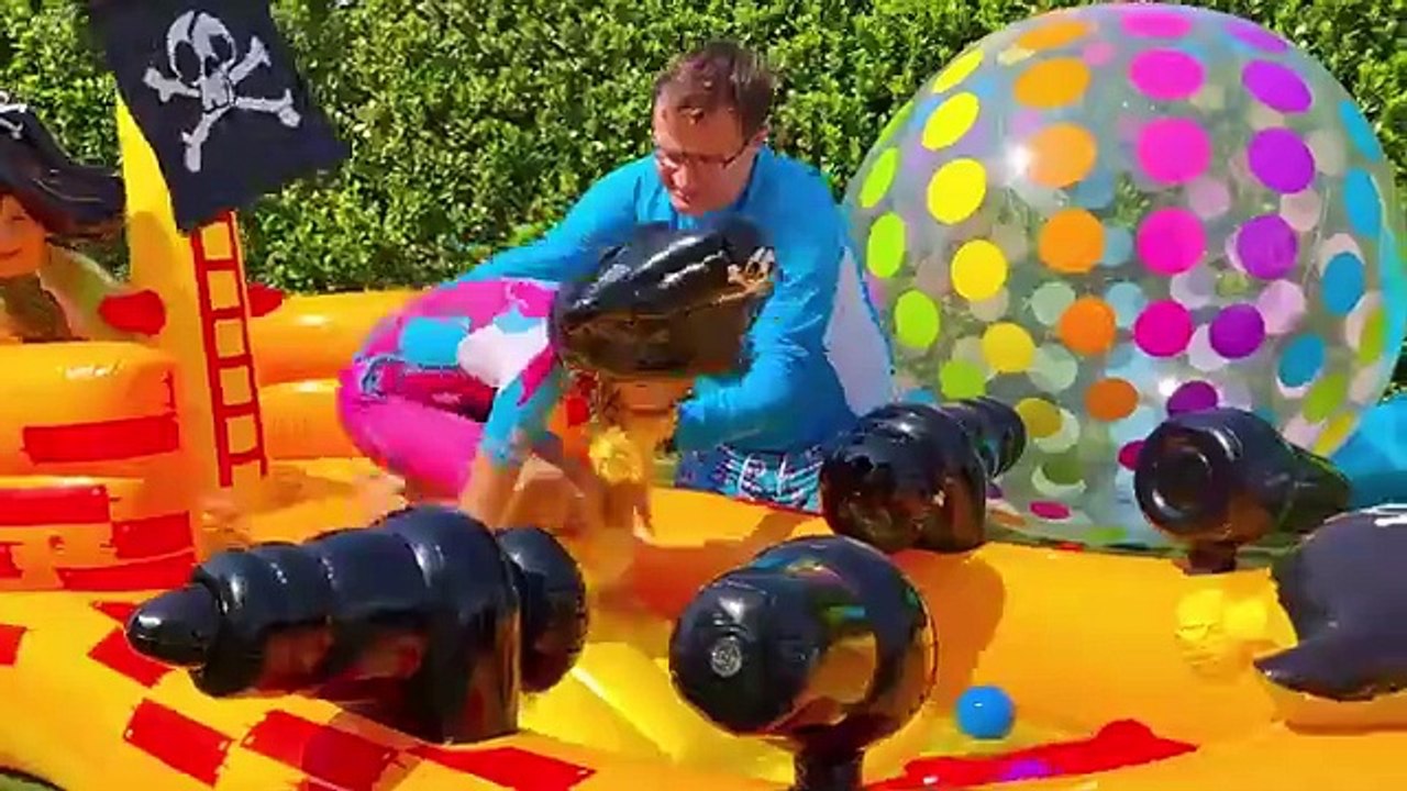 Diana_and_Oliver_Inflatable_Pool_Adventure(360p)