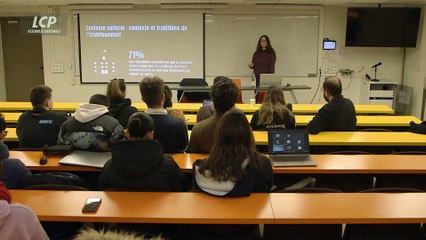 Etudiantes en terrain miné