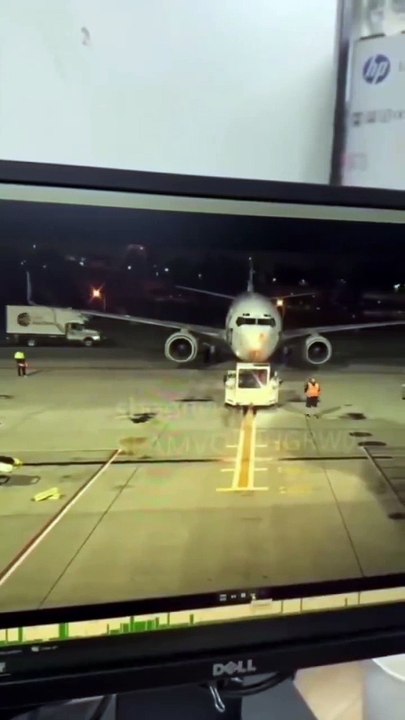 Quand un camion de ravitaillement vient percuter un avion... incident couteux