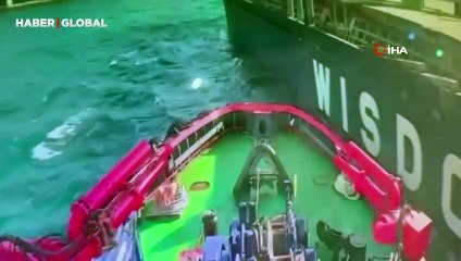 İstanbul Boğazı'nda kaza yapan geminin kurtarılma anları