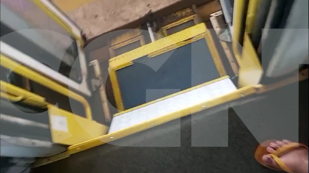 Elevador para cadeirantes de ônibus que passa em frente à APAE está com defeito