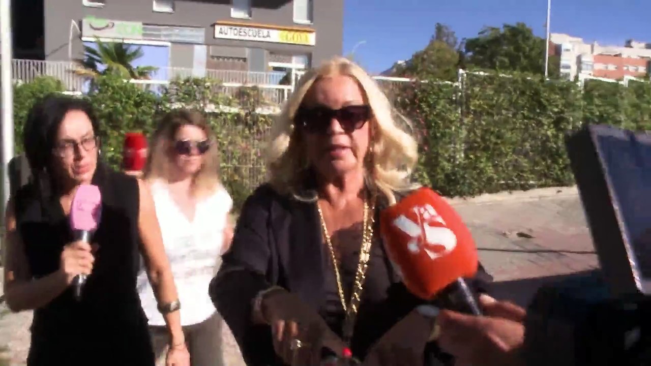 Bárbara Rey, muy enfadada, estalla contra la pr...