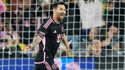 Martino proud to help Messi lift the MLS Supporters' Shield.mp4