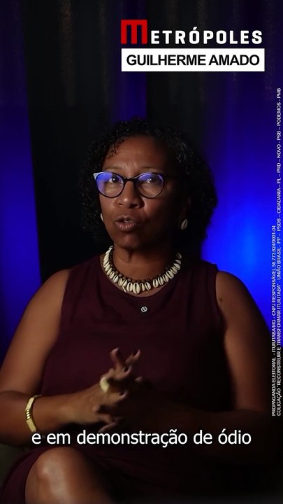 Janones é acusado de racismo após usar chicote em comício