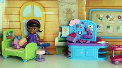 Pig George da Familia Peppa Pig cai de cima da Casa e vai Para Hospital!!!