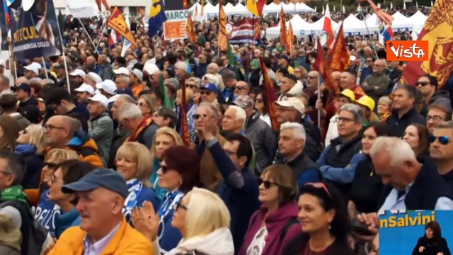 Giorgetti a Pontida: Sono figlio di un pescatore, so distinguere chi pu? fare sacrifici e chi no