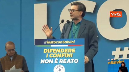 Giorgetti chiarisce da Pontida: L'intervista a Bloomberg? "I sacrifici li deve fare chi pu? farli"