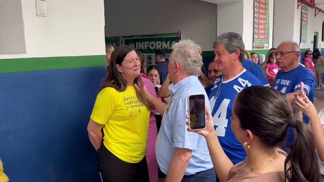 Em campanha tensa, Izolda e Oscar votam em Sobral; candidato troca provocações com Lia Gomes