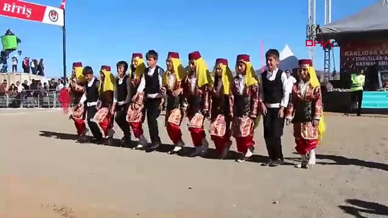 Karlıova’da geleneksel at yarışlarına büyük ilgi