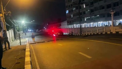 ผวา ถนนแยกเกษะโกมล ทรุดตัวเป็นหลุมกว้าง