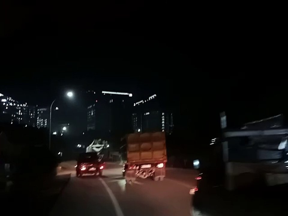 Banyak Kendaraan Proyek IKN Ngebut di Malam Hari