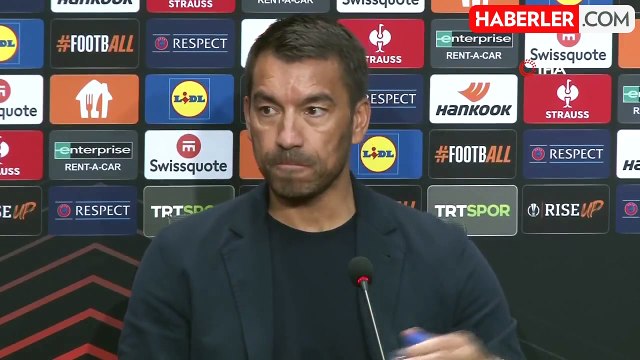 Van Bronckhorst'tan Beşiktaş taraftarına zehir zemberek sözler