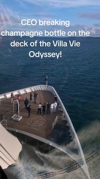 Passageiros de cruzeiro 'encalhado' celebram retoma de viagem. Há vídeo