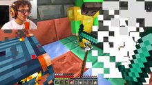Moving In Together With My BEST FRIEND In Minecraft! (Doodle Town w Jelly)
