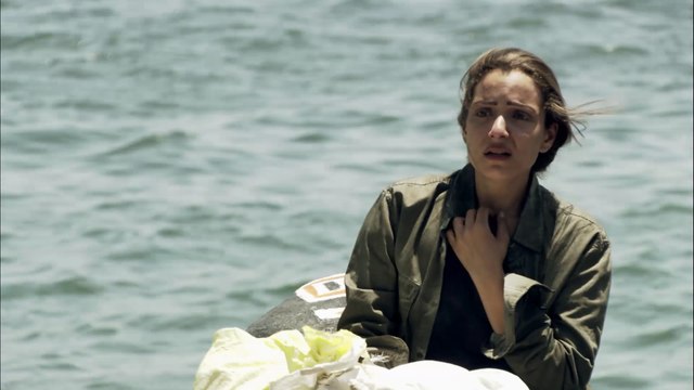 اتنين كتير يخشو على واحدة بنت ..... شوف جدعنة ابن البلد لما وقف معاها #الهروب