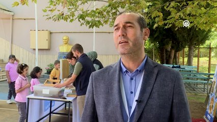 Öğrenciler, geri dönüşümle kağıt yaparak sıfır atık bilinci kazanıyor
