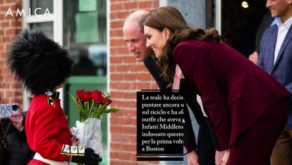 Kate Middleton cavalca la tendenza bordeaux (con il tailleur riciclato)