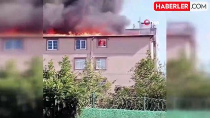 Ataşehir'de Bina Çatısında Yangın, Alevler Komşu Bine Sıçradı