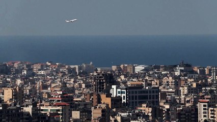 استمرار الطائرات في الهبوط والإقلاع من مطار بيروت بينما تكثف إسرائيل غاراتها الجوية