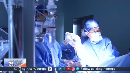 The first foreigner to recieve the top Chinese medical award