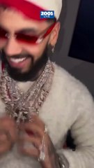 Anuel presume sus nuevas joyas luego de haber sido víctima de un robo