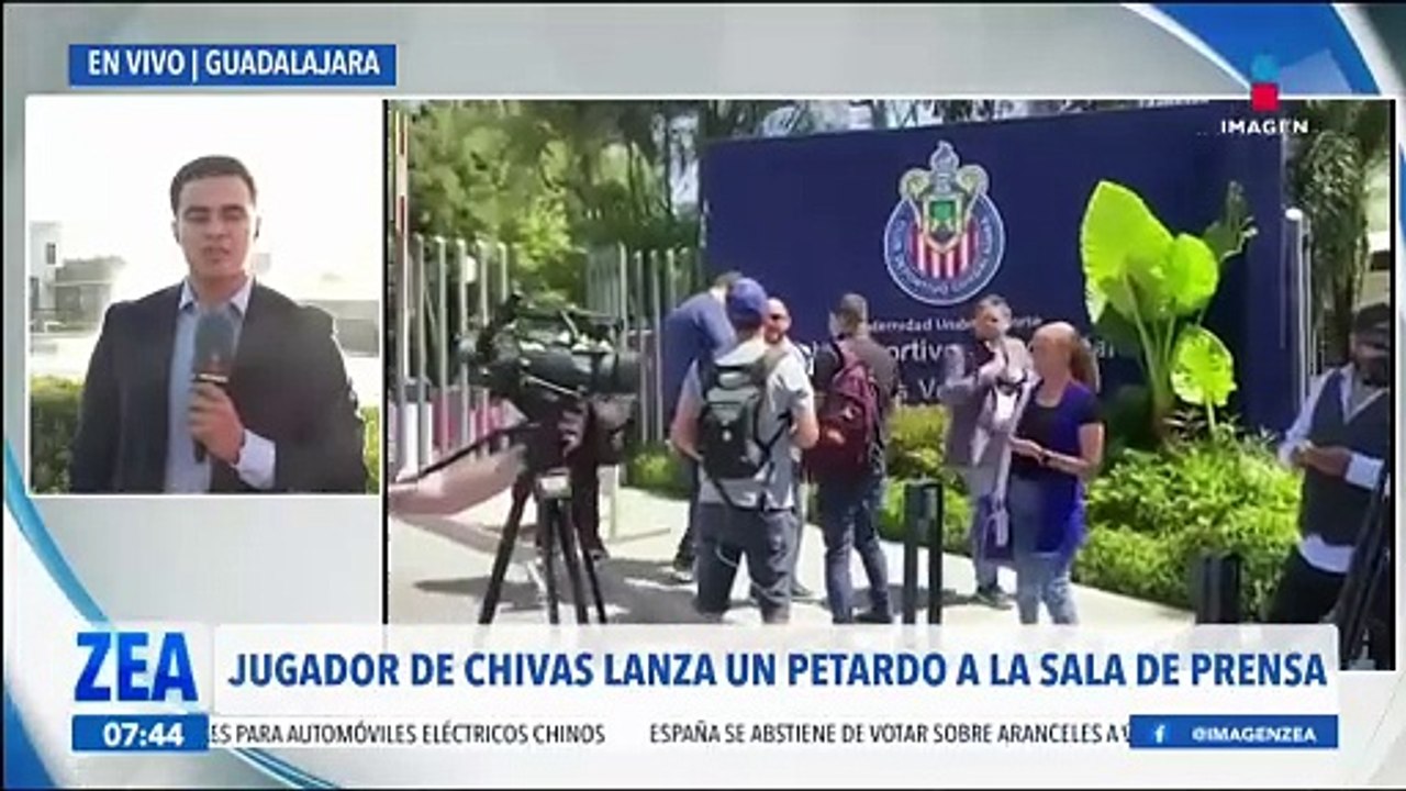 Jugador de Chivas lanza petardo a sala de prensa