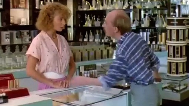 La bande-annonce de Viens chez mi, j'habite chez une copine .