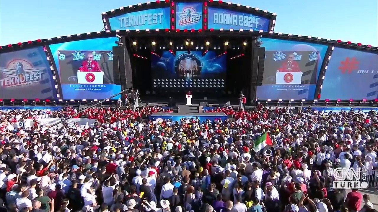 SON DAKİKA HABERİ... Cumhurbaşkanı Erdoğan TEKNOFEST'te konuştu: Dün bize silah vermeyenlere bugün ihracat yapıyoruz