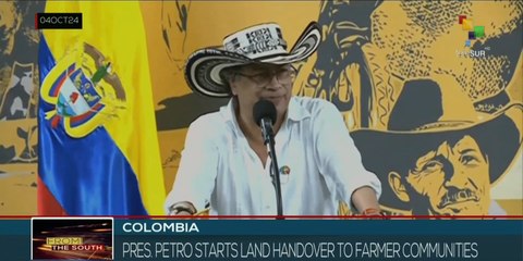 Colombian President leads delivery of hectares of land to peasant families