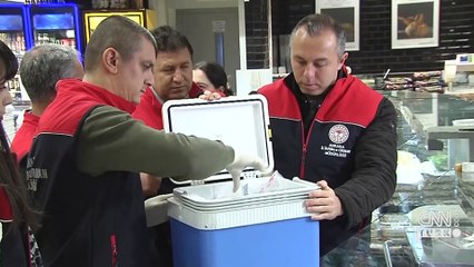 Halk sağlığını tehlikeye atanlara suç duyurusu! Pul bibere boya, dana etine at eti...