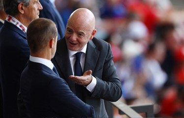 بعض قواعد انتقالات فيفا تتعارض مع قوانين الاتحاد الأوروبي