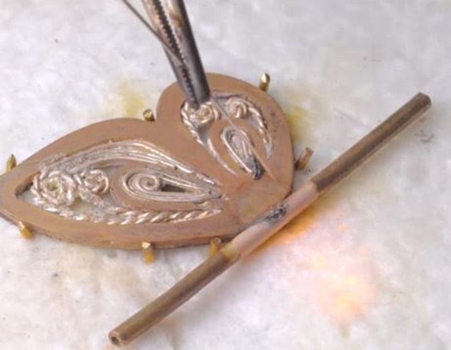 Charming butterfly ring with moving wings!