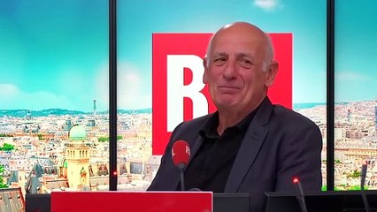 Jean-Michel Apathie pris au piège des questions de Roselyne Bachelot